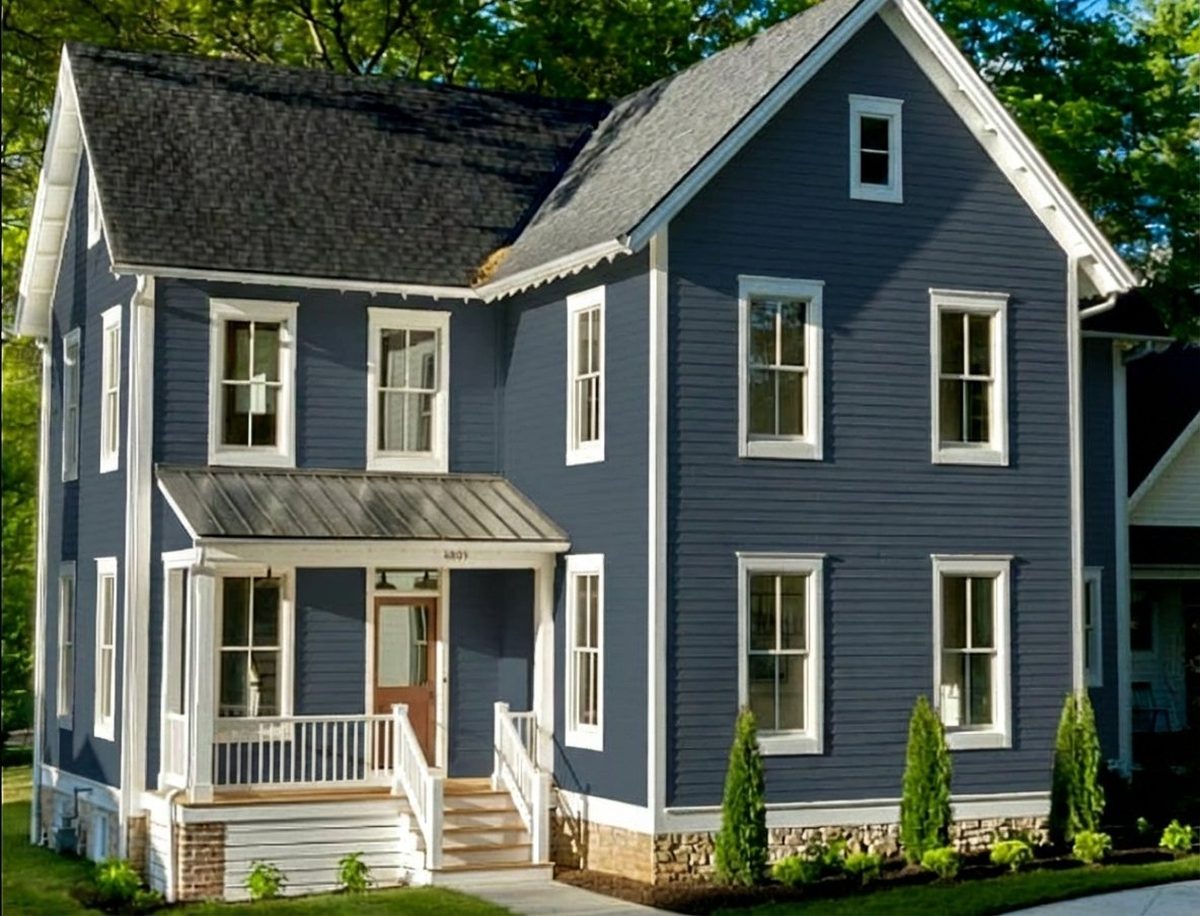 Farmhouse after: Naval siding with Pure White trim